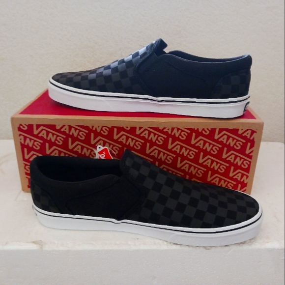 Vans - Picture 3 of 4